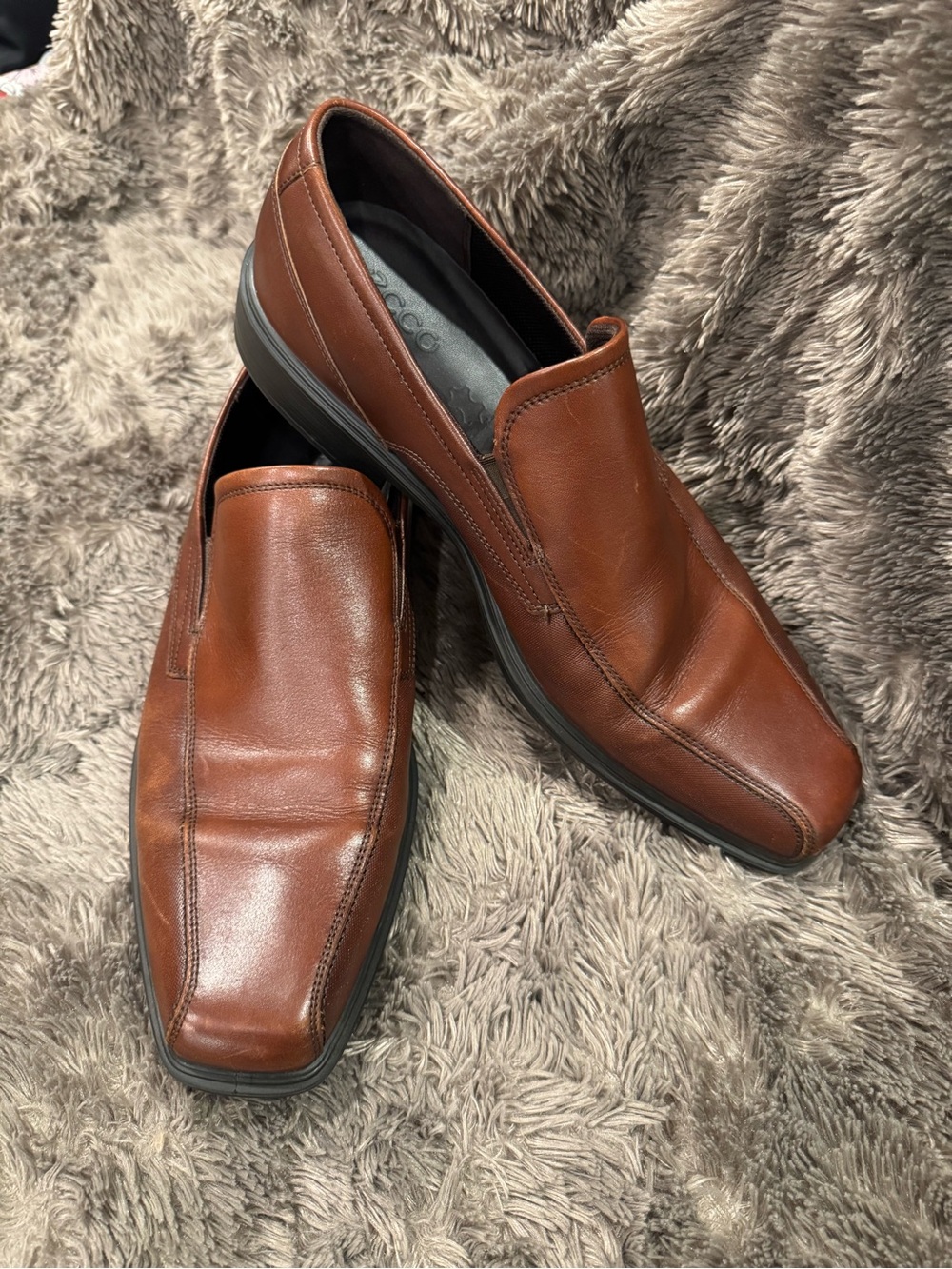 Ecco Men’s Chestnut Brown Leather Slip-On Loafers